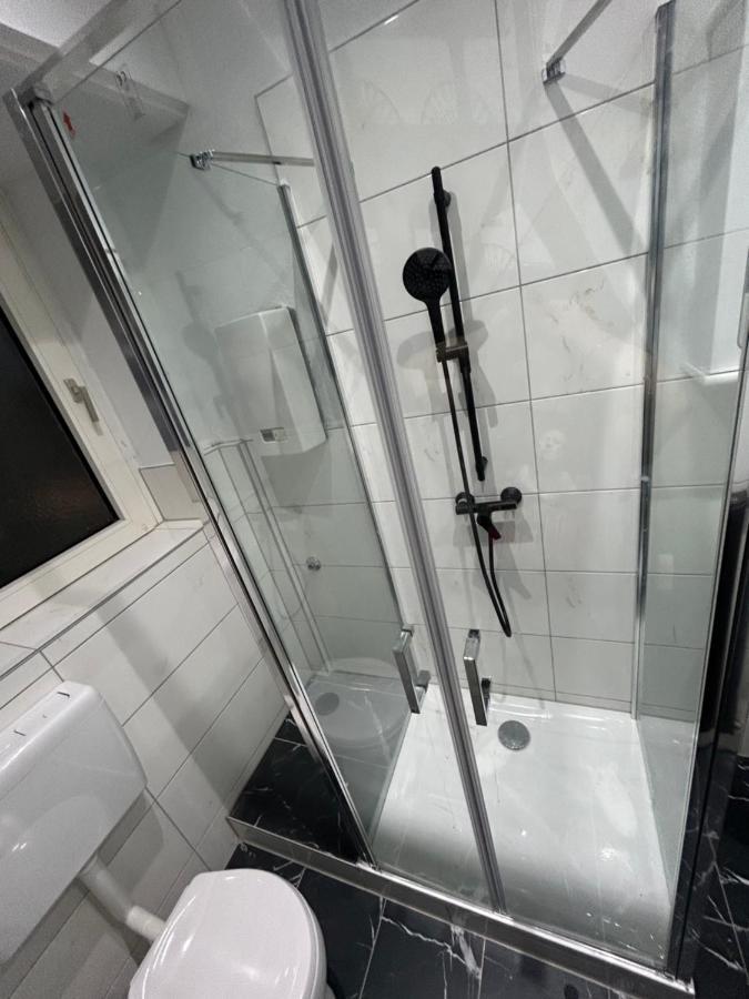 Apartment In Schalke เกลเซนเคียร์เคน ภายนอก รูปภาพ